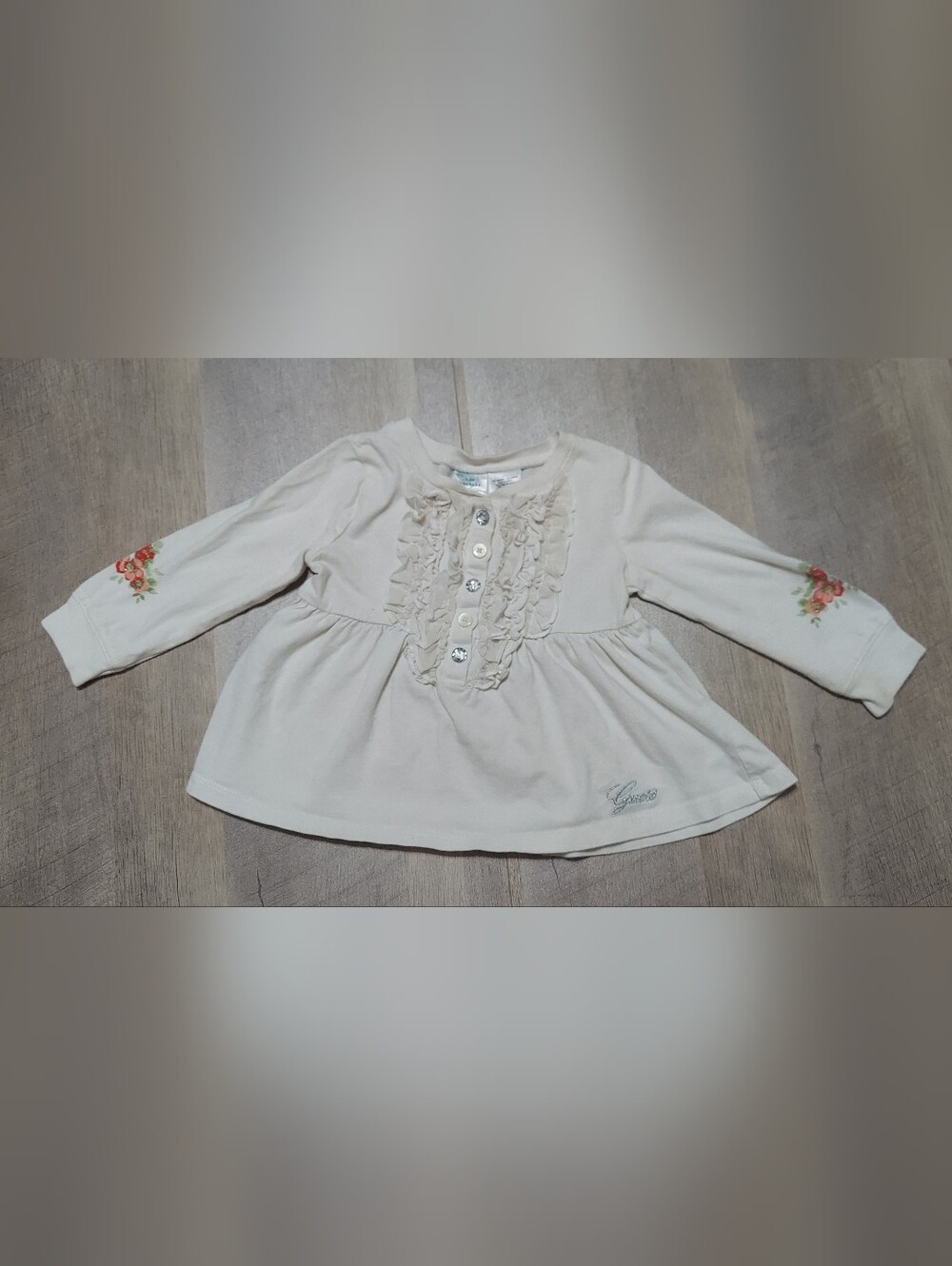 Guess Cream Long-Sleeve Ruffle Tunic with Floral Sleeve Embroidery